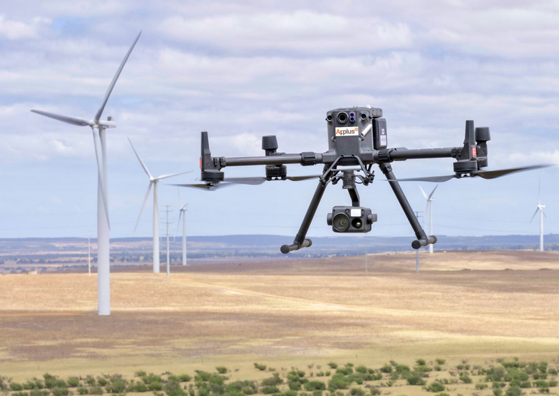 Inspection détaillée d'une éolienne par drone